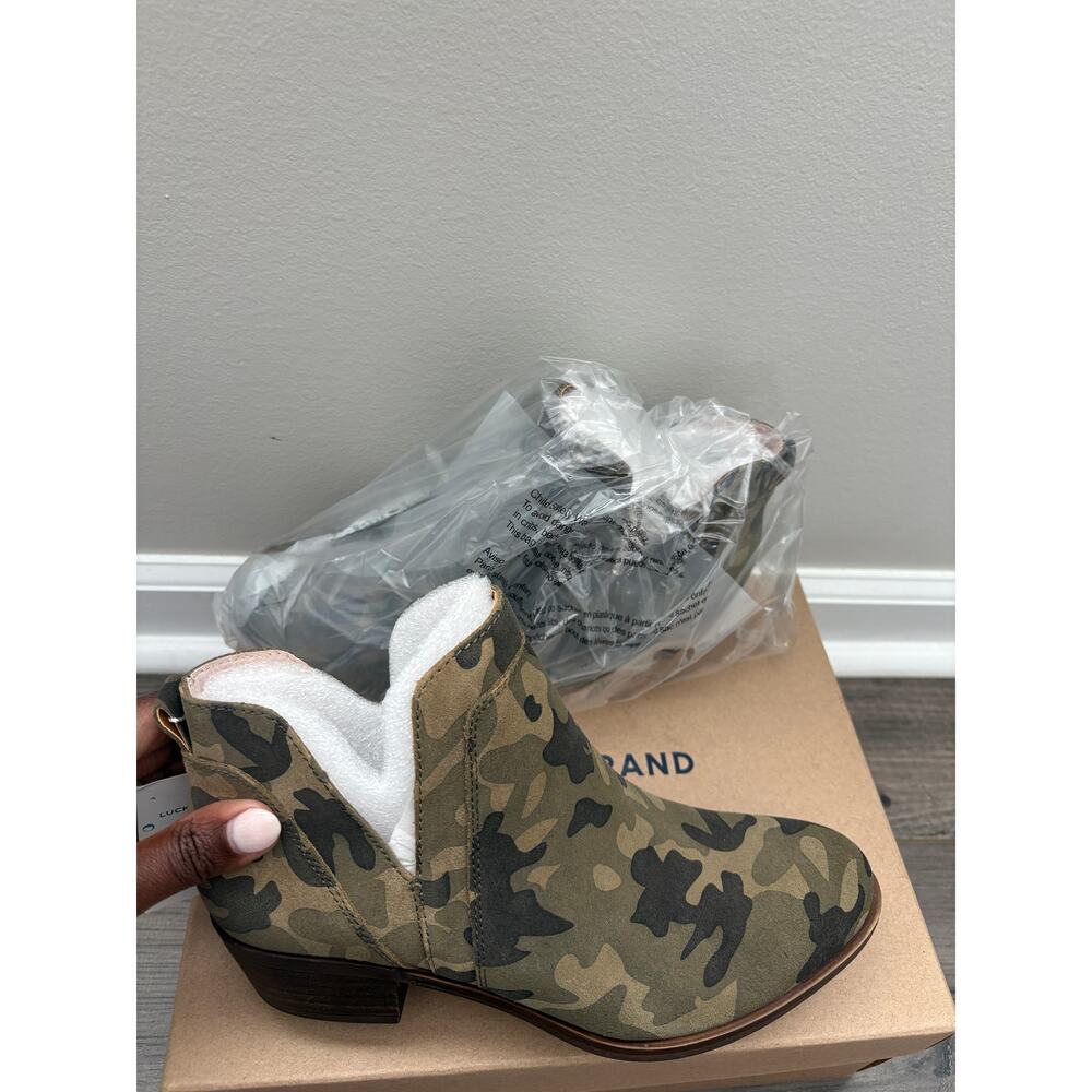 NWT Size 7 Lucky Brand Brintly2 Waterproof Suede Ankle Boots - Camo Print